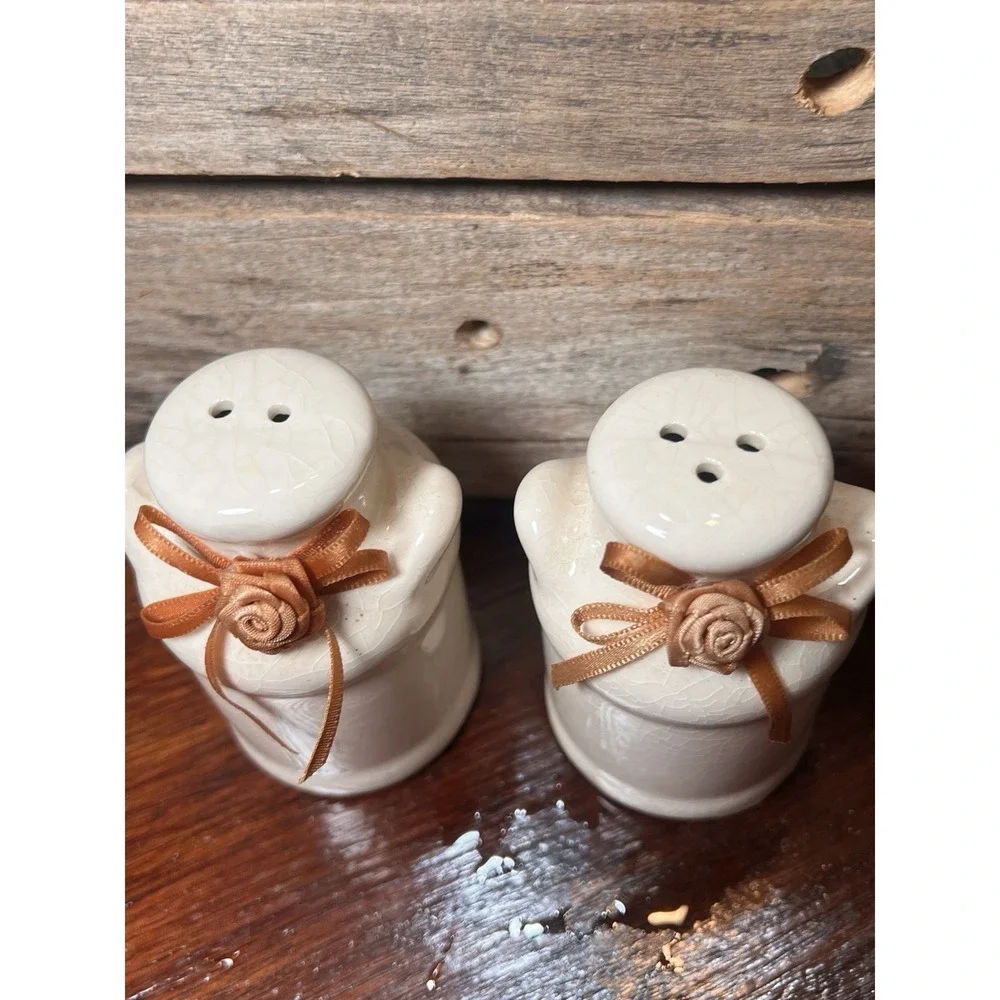 Ceramic Milk Cans Salt and Pepper Shakers Country Style Silk Ribbon Rose Vintage